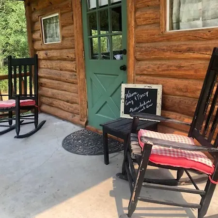 Tiny Log Cabin With Loft On Creek Villa